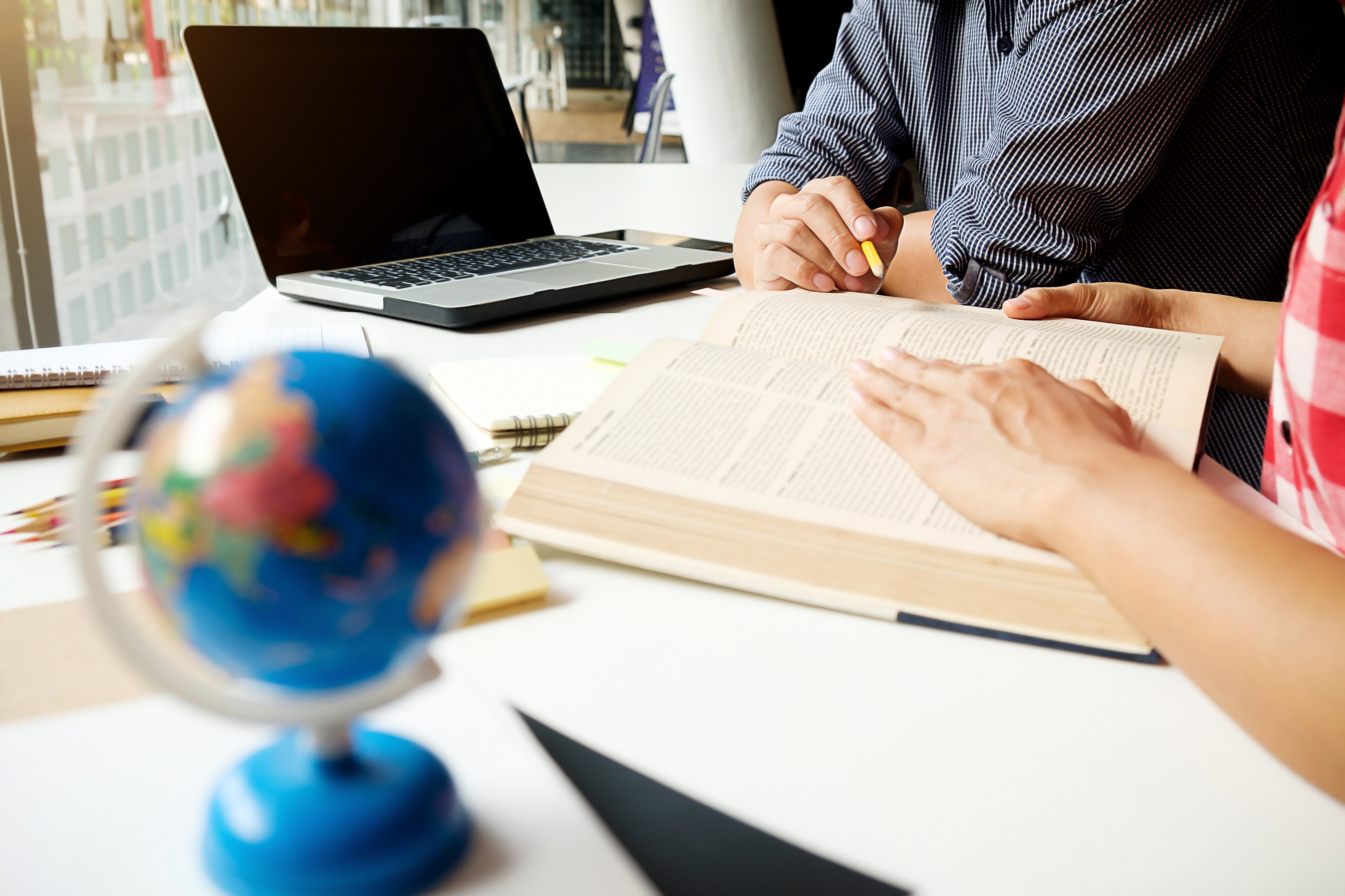 que-hace-un-politologo